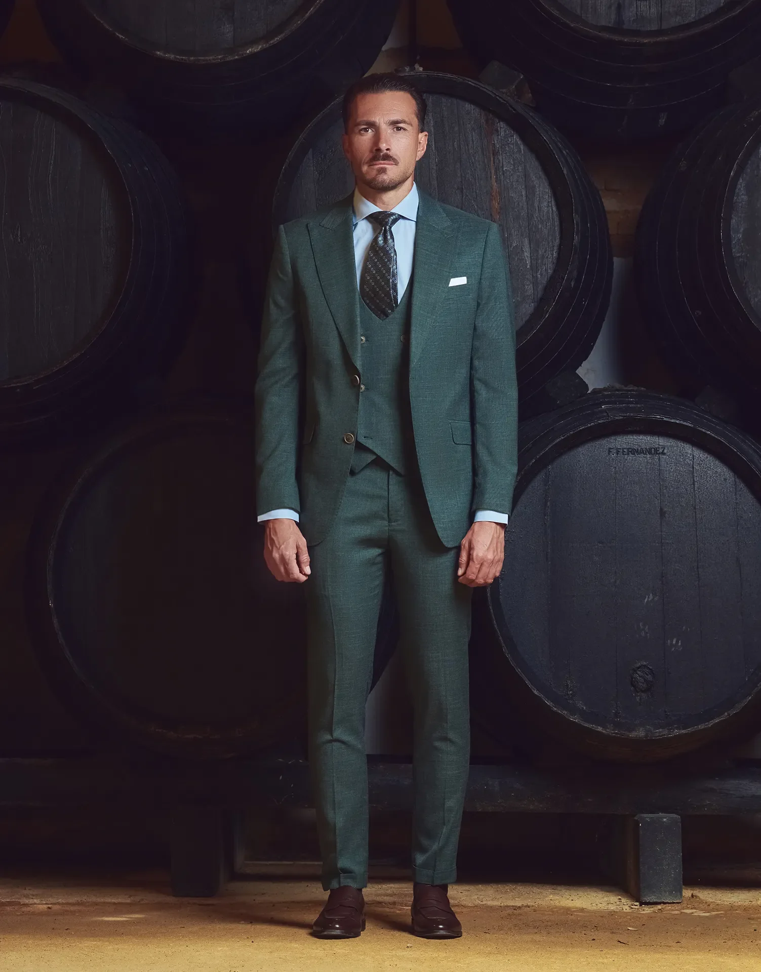 AMERICANA TRAJE ENTALLADA SOLAPA PUNTA - Image 22