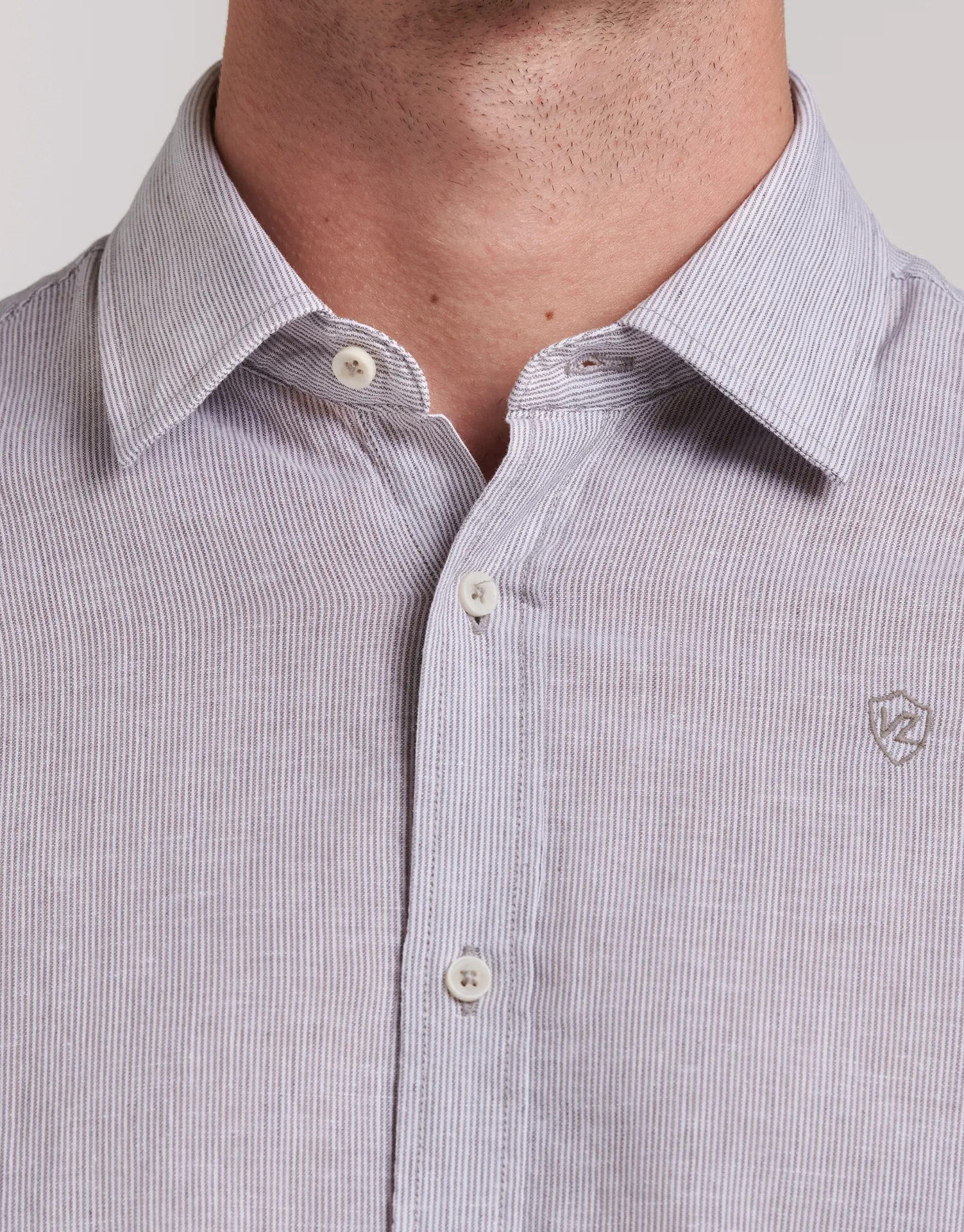 CAMISA LINO BASICA RAYAS - Image 10