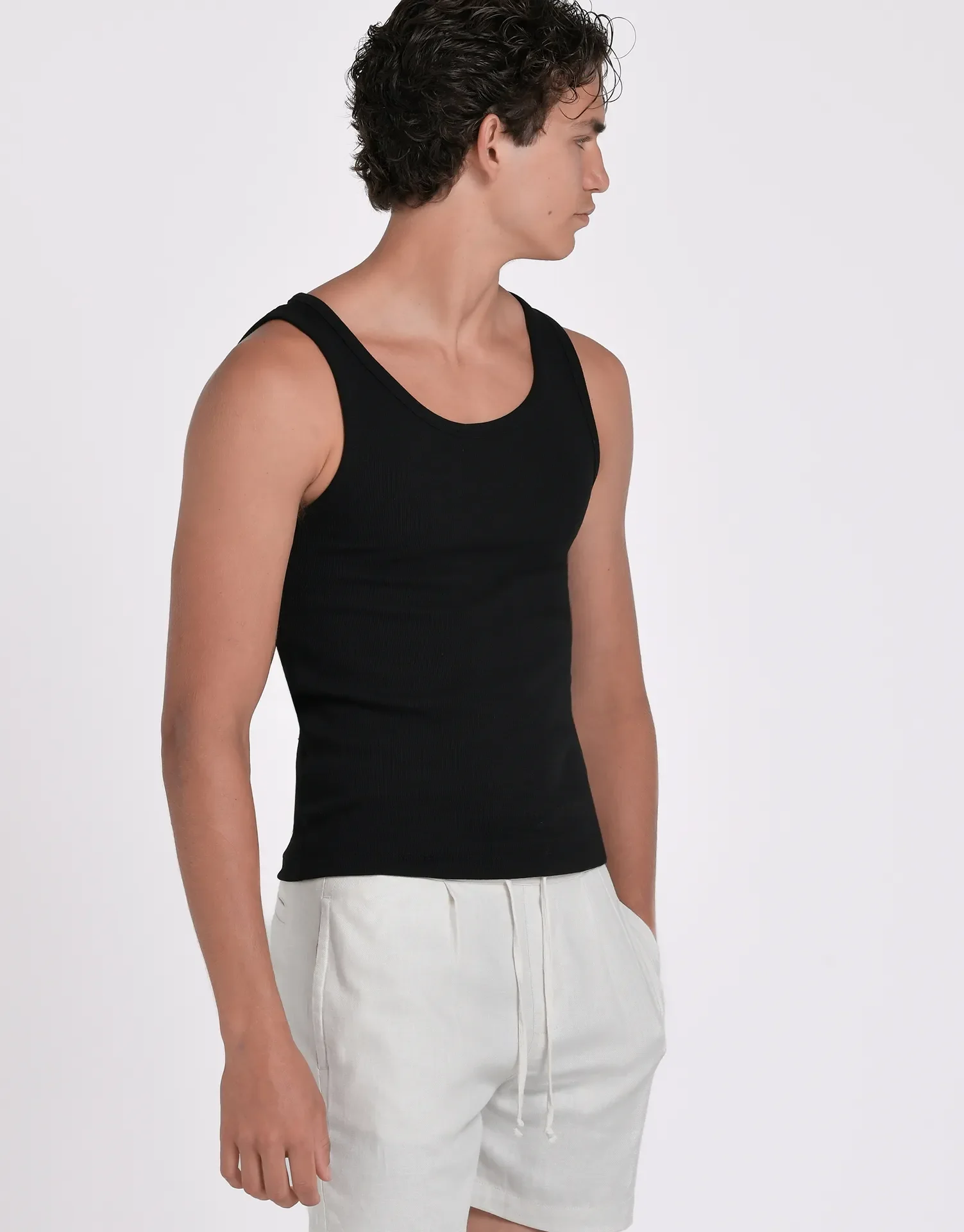 CAMISETA SIN MANGAS LISA - Image 11