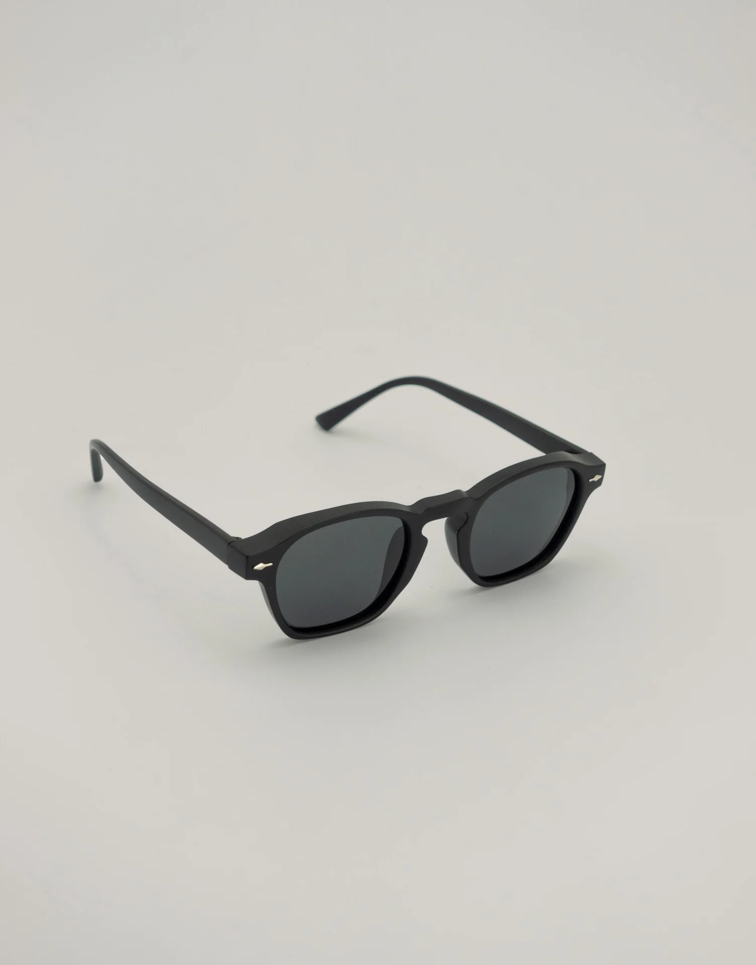 GAFAS SOL GEOMETRICAS NEGRO - Image 3