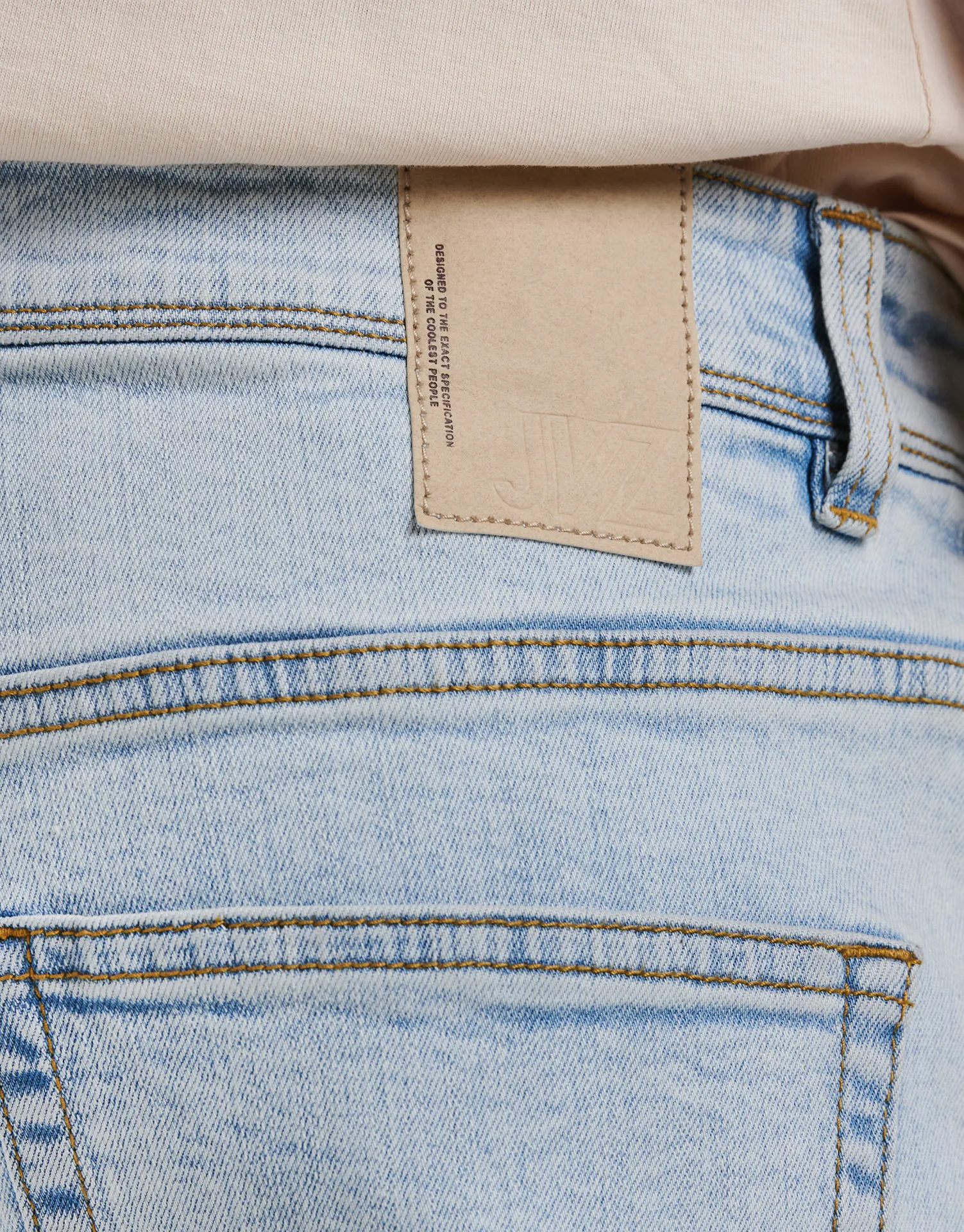 PANTALON VAQUERO TAPERED SLIM FIT - Image 6