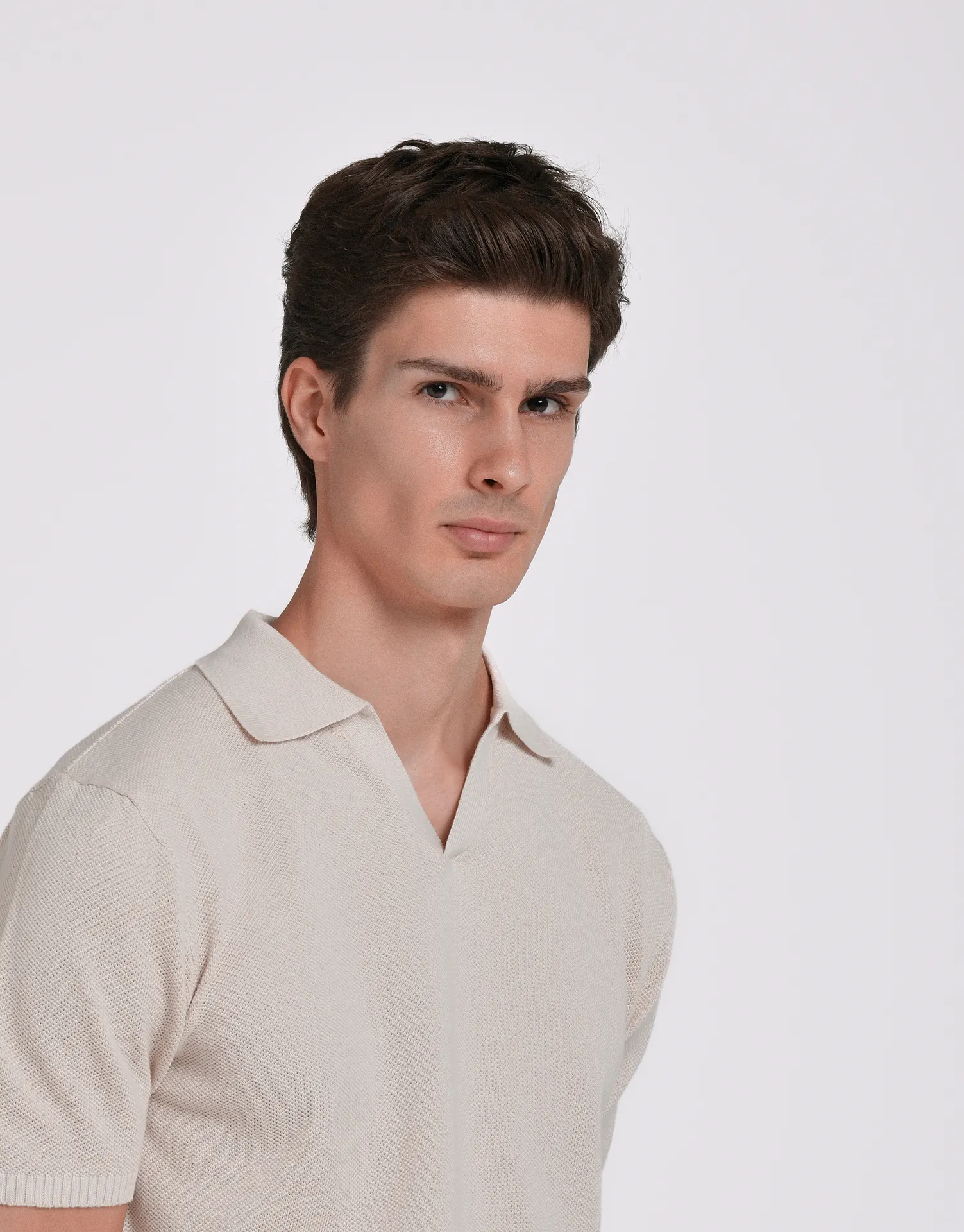 POLO ESTRUCTURA CUELLO V - Image 12